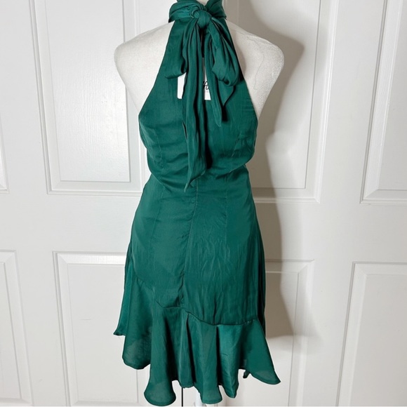 NWT Selfie Leslie Promises Halterneck Fluted Hem Dress size Small - Picture 6 of 9